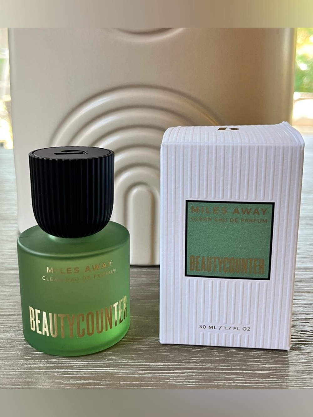 Beautycounter Miles Away Eau de Parfum Spray Lemon Jasmine 50ml 1.7oz Fragrance - Picture 2 of 10